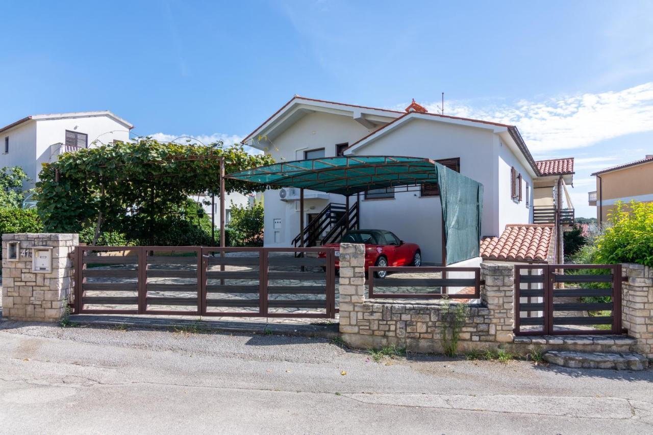 Apartman Apartments With A Parking Space Pjescana Uvala, Pula - 7349